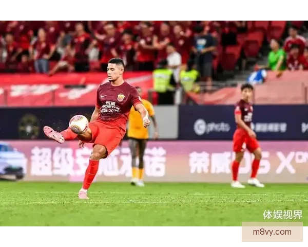 外媒称上海海港拟引进420万欧前锋作为新赛季进攻核心